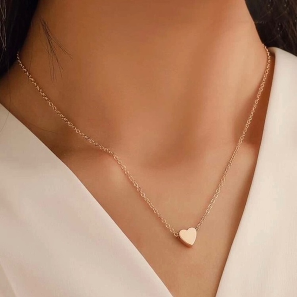 3/$30 💛 Heart Pendant Necklace